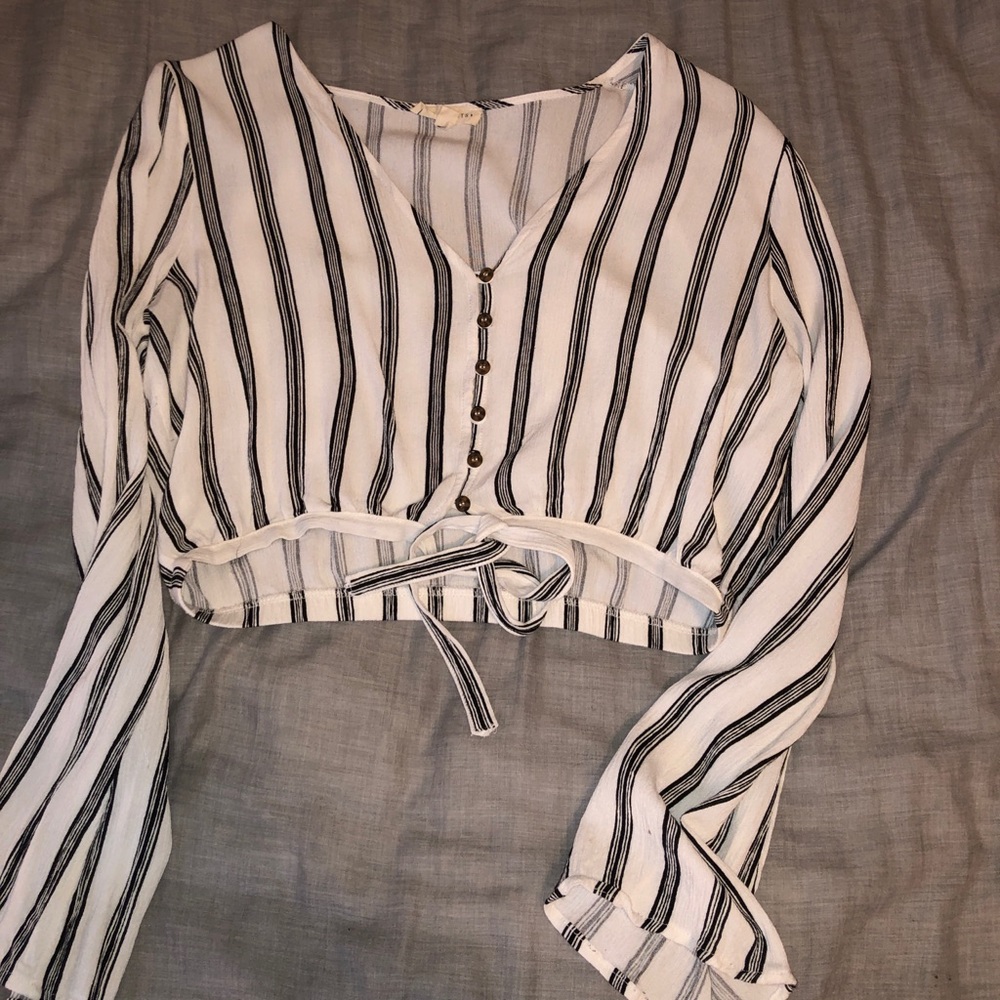 Long sleeve crop top